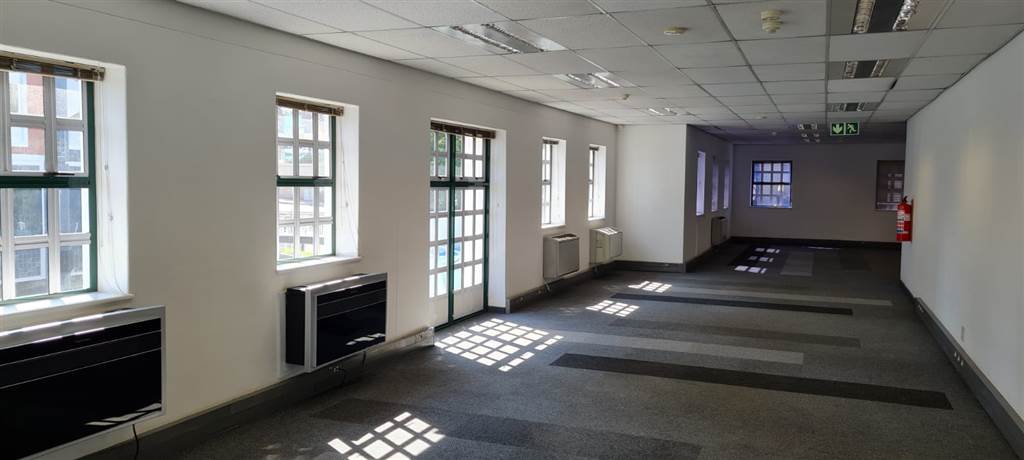376  m² Office Space in Parktown North photo number 6