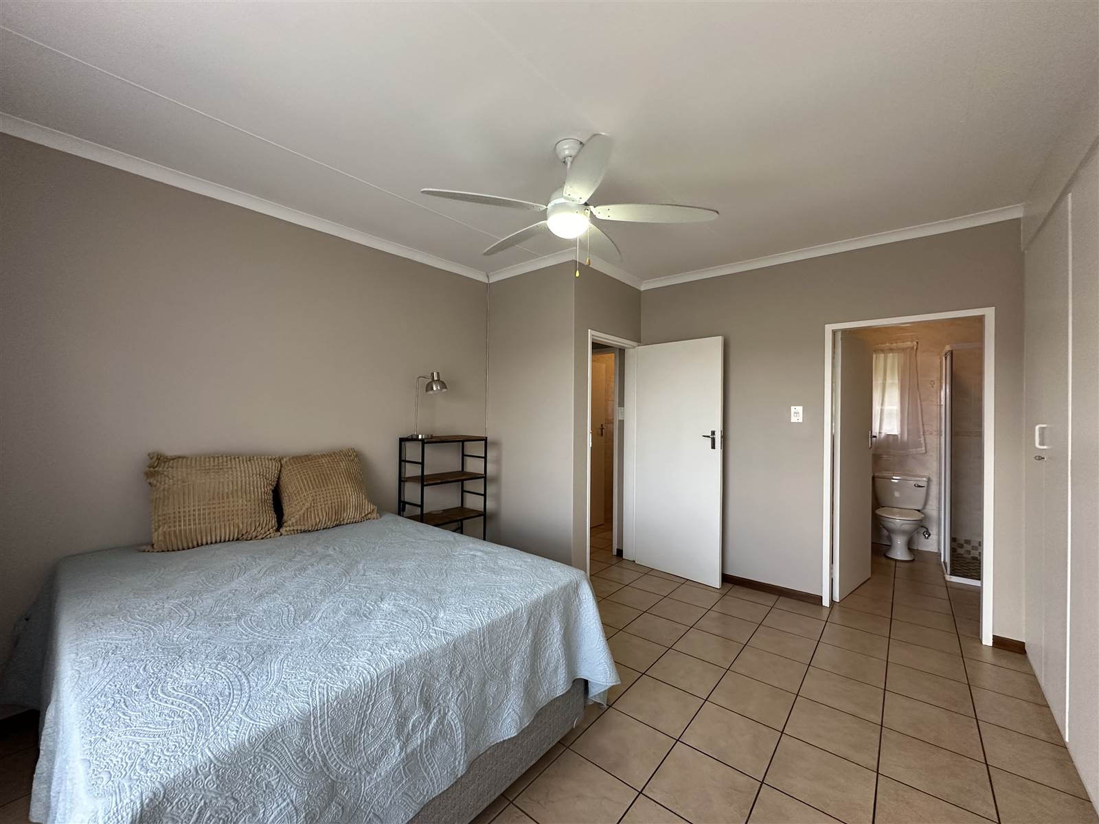 2 Bed Cluster in Garsfontein photo number 9