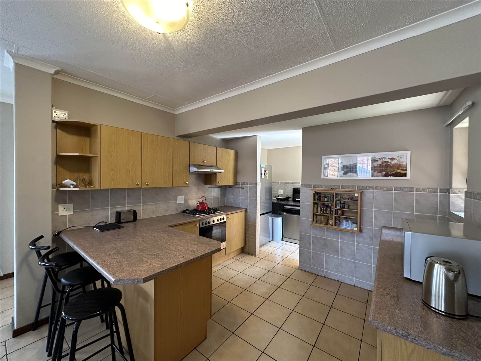 2 Bed Cluster in Garsfontein photo number 6