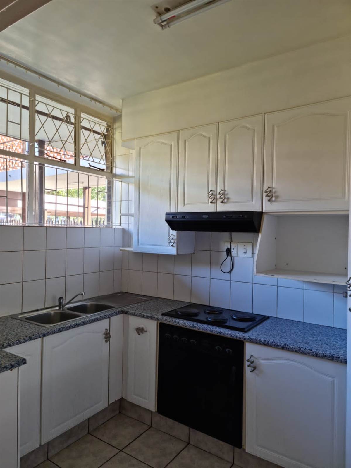 3 Bed Flat in Benoni Central photo number 3