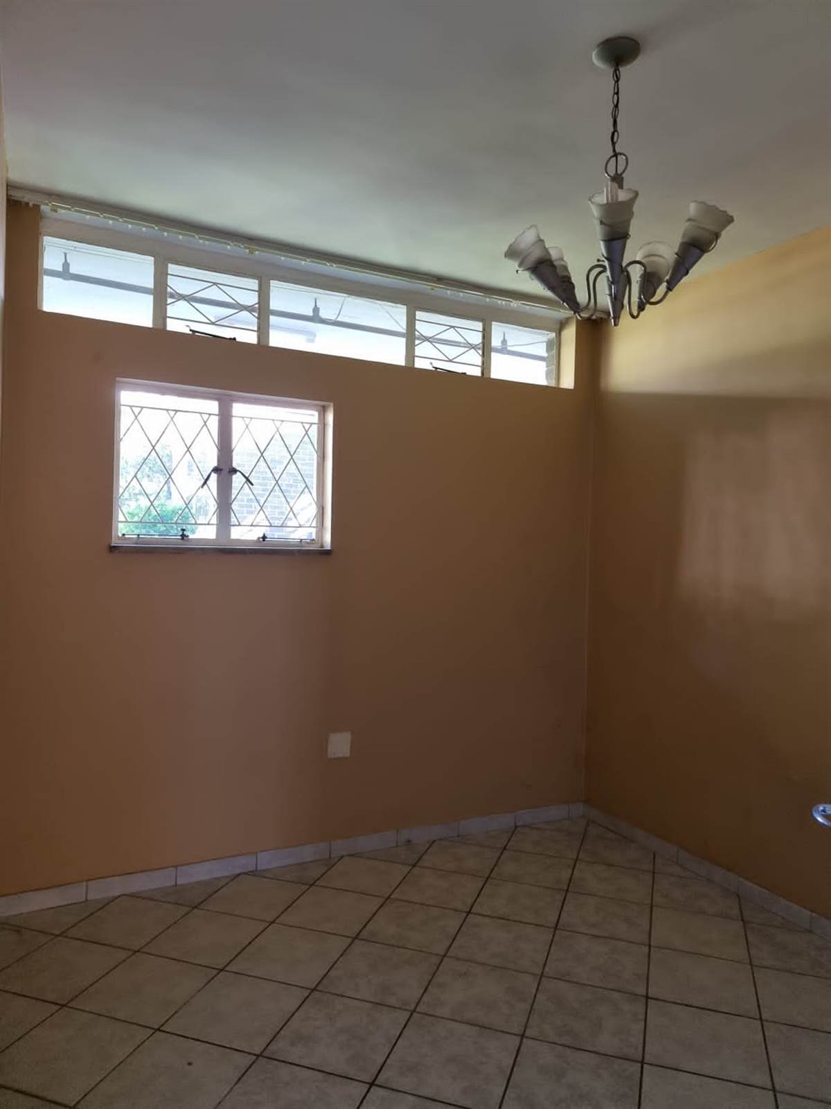 3 Bed Flat in Benoni Central photo number 5