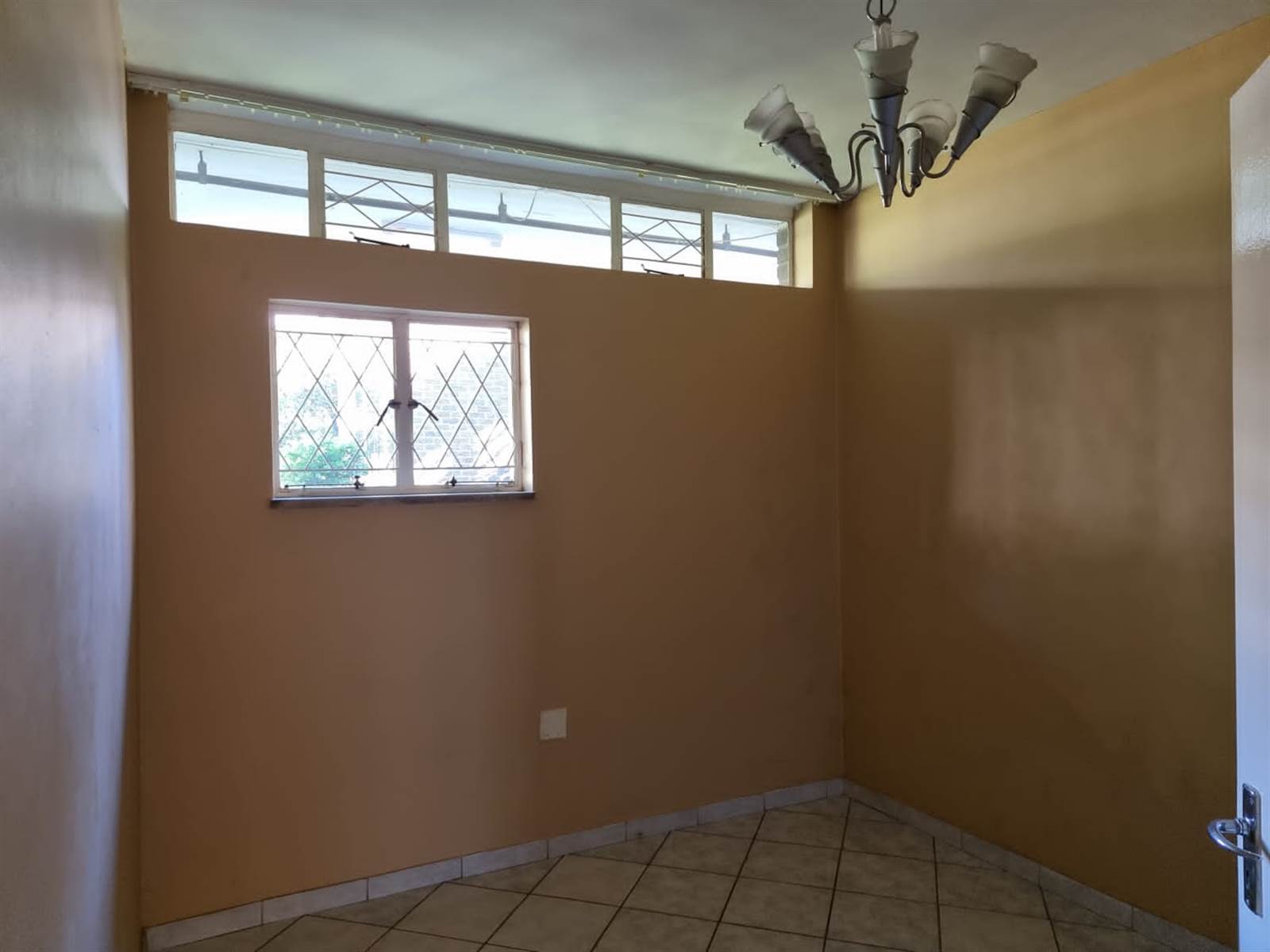 3 Bed Flat in Benoni Central photo number 6