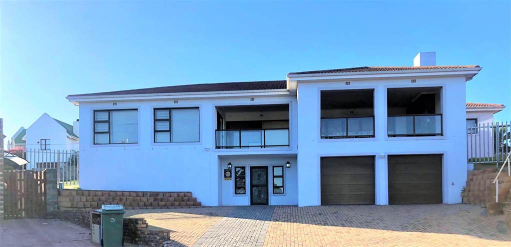 4 Bed House in Middedorp photo number 1