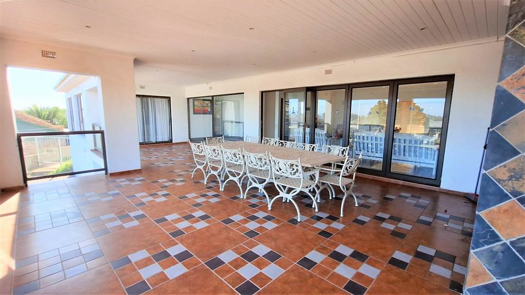 4 Bed House in Middedorp photo number 5