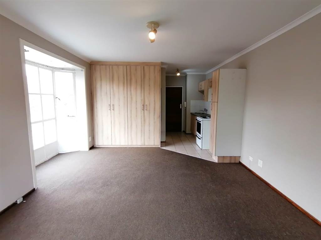 1 Bed Apartment in Melville photo number 2