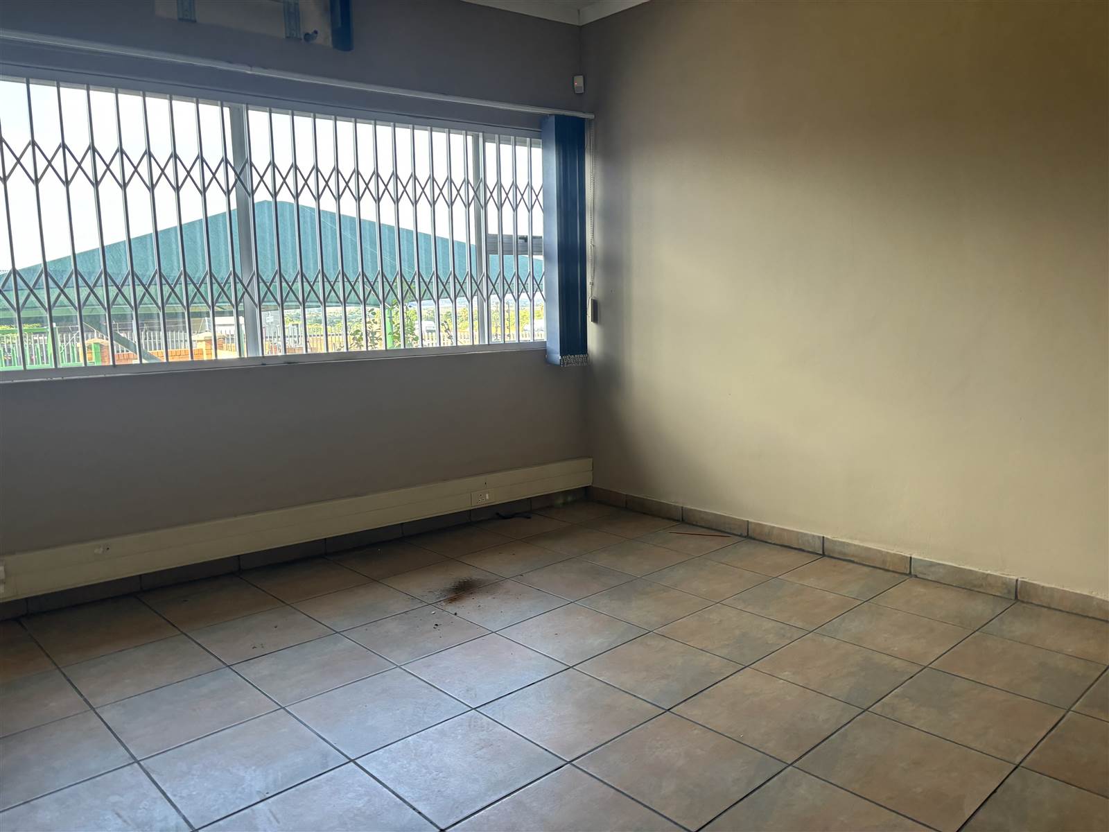 1088  m² Commercial space in Witbank Central photo number 3