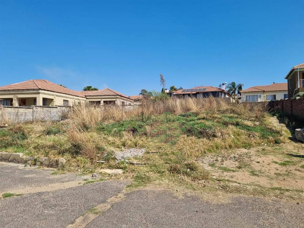 1042 m² Land available in Die Heuwel photo number 7
