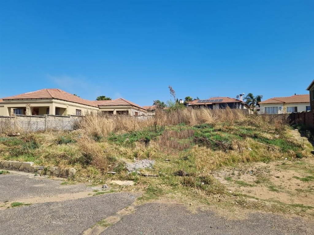 1042 m² Land available in Die Heuwel photo number 2