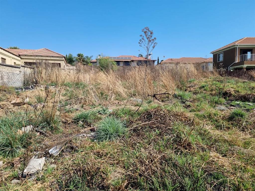 1042 m² Land available in Die Heuwel photo number 9