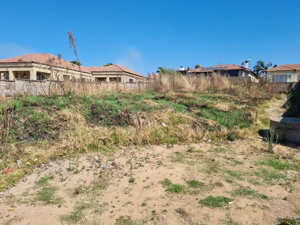1042 m² Land available in Die Heuwel photo number 8
