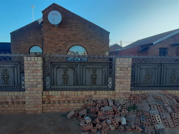3 Bedroom House 3 Bedroom House