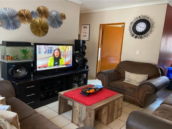 2 Bed Apartment in Duvha Park