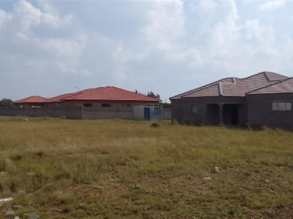 1000 m² Land available in Riversdale