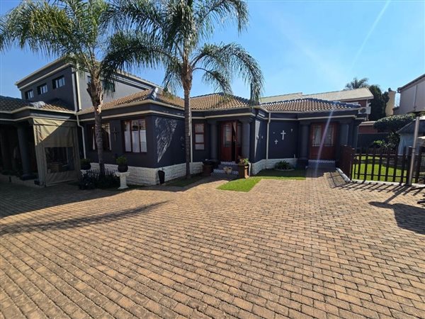 3 Bedroom House 3 Bedroom House