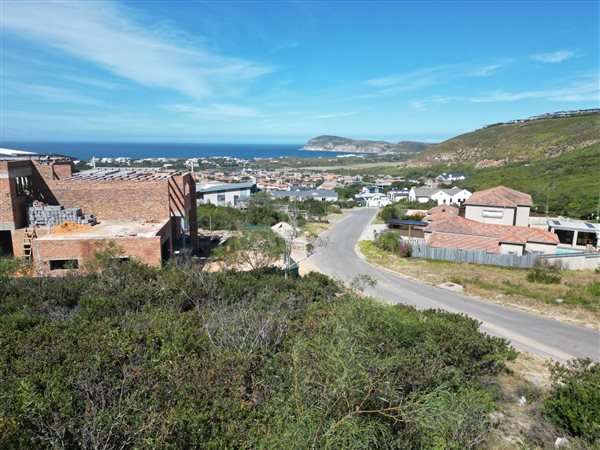 1075 m² Land available in Robberg Ridge
