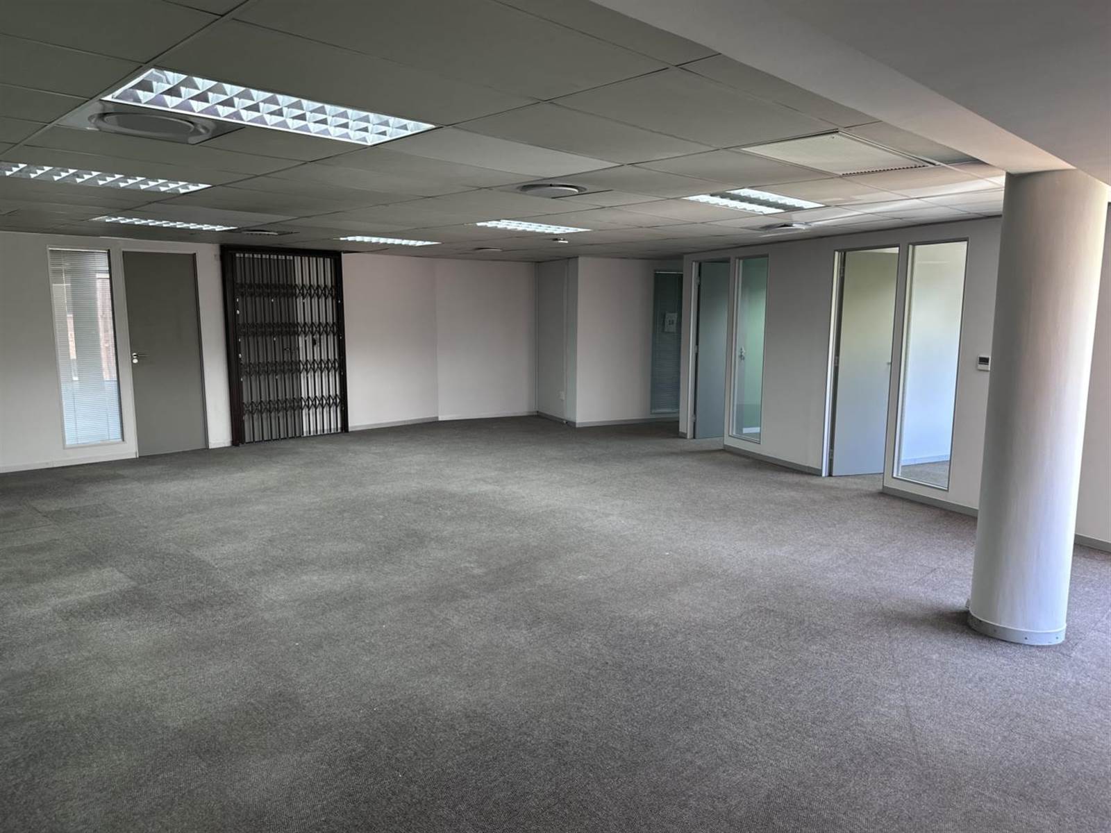 1503  m² Office Space in Menlyn photo number 5