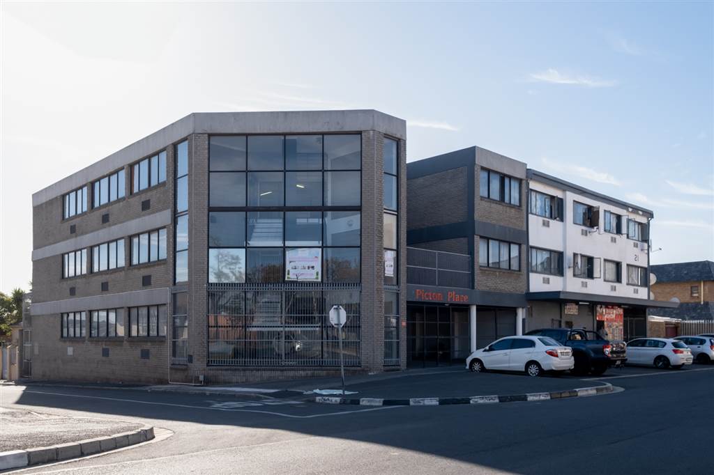 160  m² Commercial space in Parow Central photo number 1