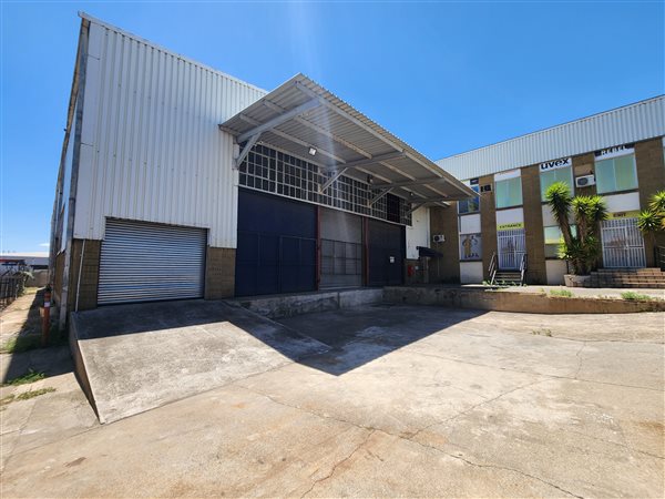 2 500  m² Industrial space