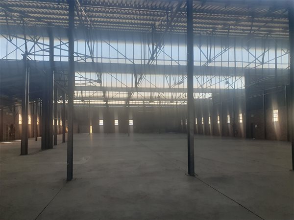 2 565  m² Industrial space