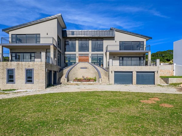 4 Bedroom House 4 Bedroom House