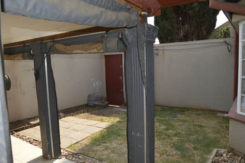 2 Bed Townhouse in Glen Marais photo number 30