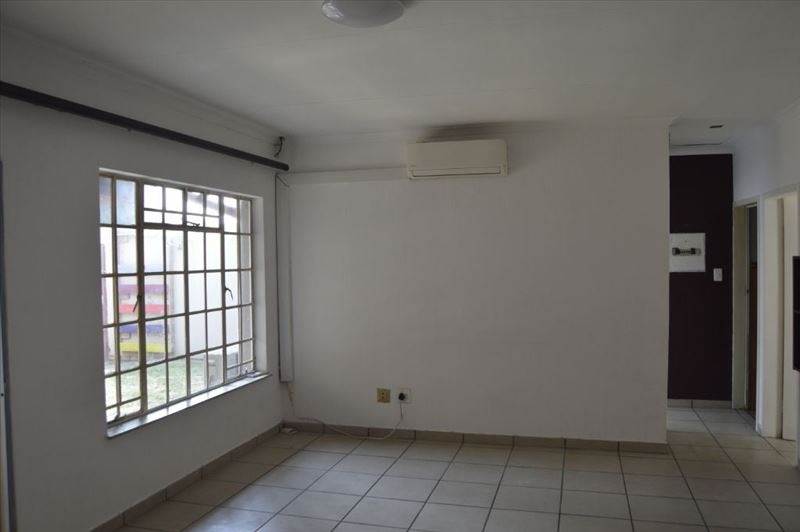 2 Bed Townhouse in Glen Marais photo number 24