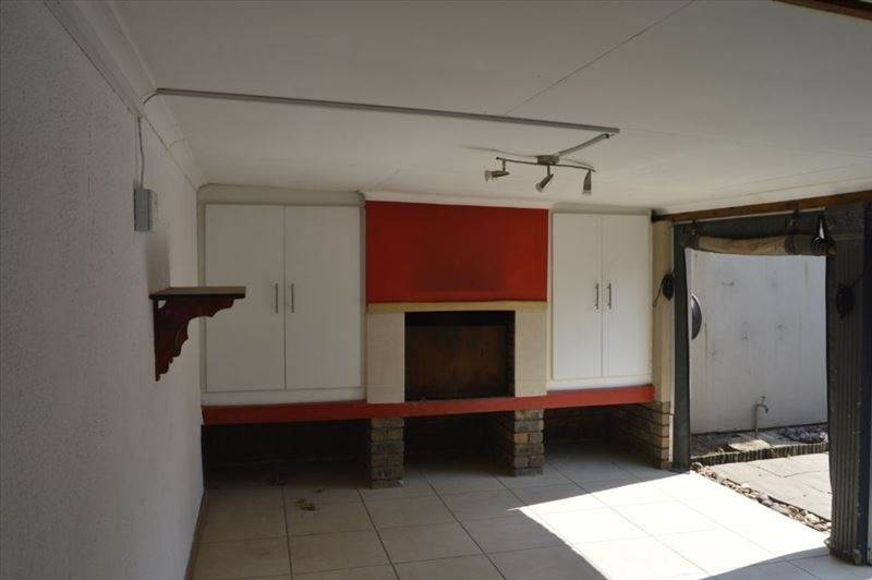 2 Bed Townhouse in Glen Marais photo number 26