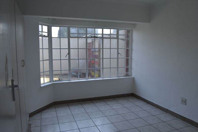 2 Bed Townhouse in Glen Marais photo number 16