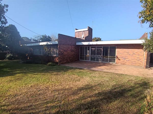 4 Bedroom House 4 Bedroom House