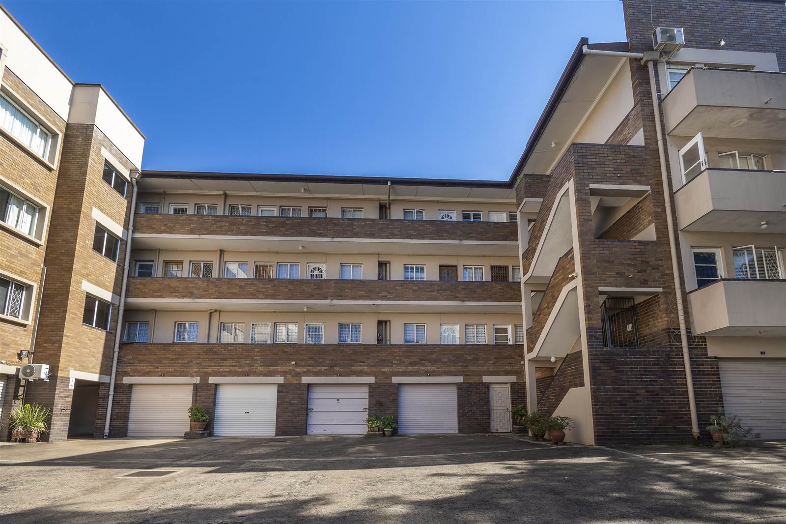 2 Bed Apartment in Musgrave photo number 16