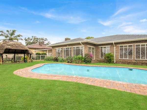 4 Bedroom House 4 Bedroom House