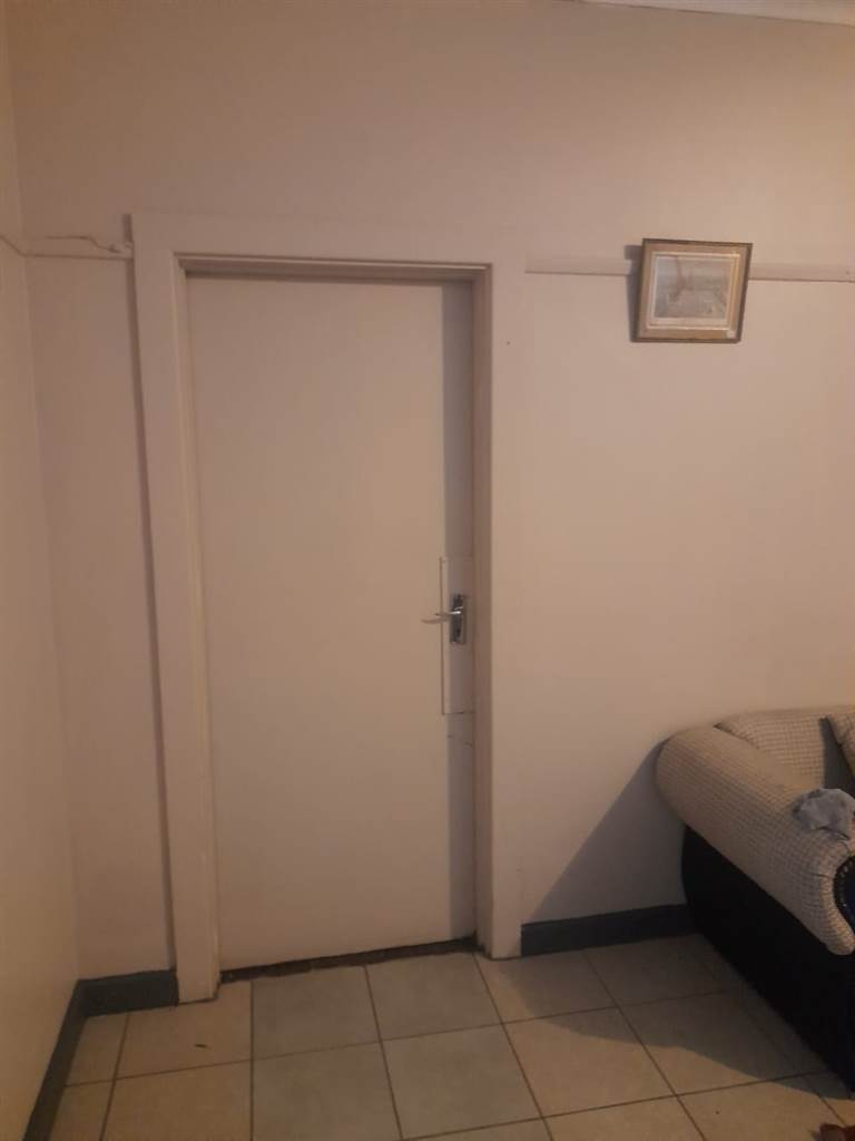1 Bed Apartment in Pietermaritzburg Central photo number 15