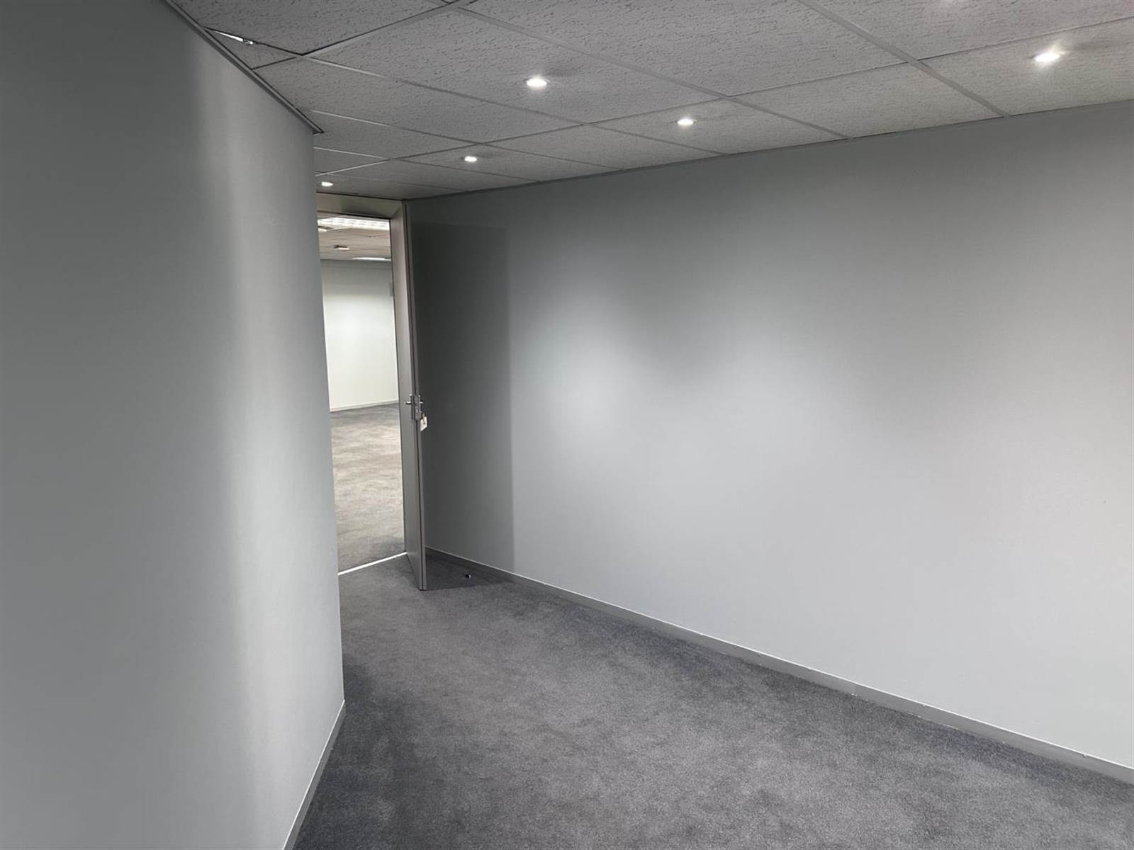 1503  m² Office Space in Menlyn photo number 17