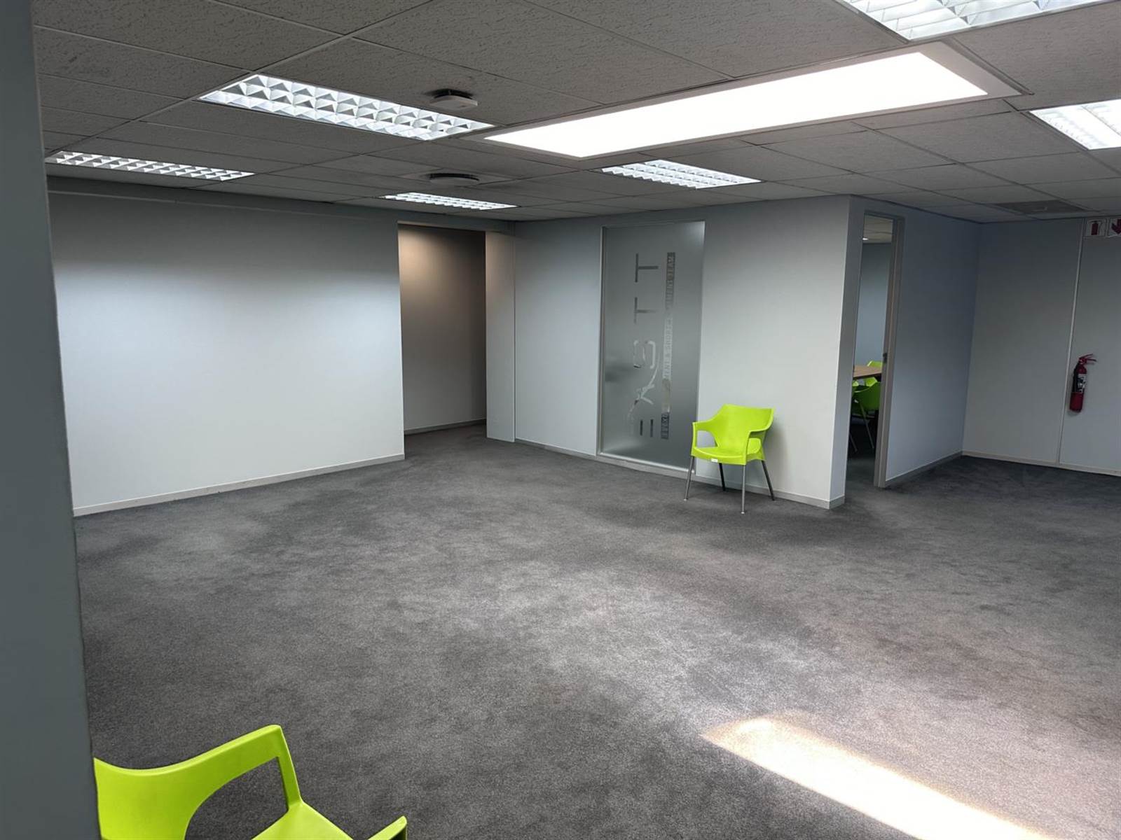 1503  m² Office Space in Menlyn photo number 10