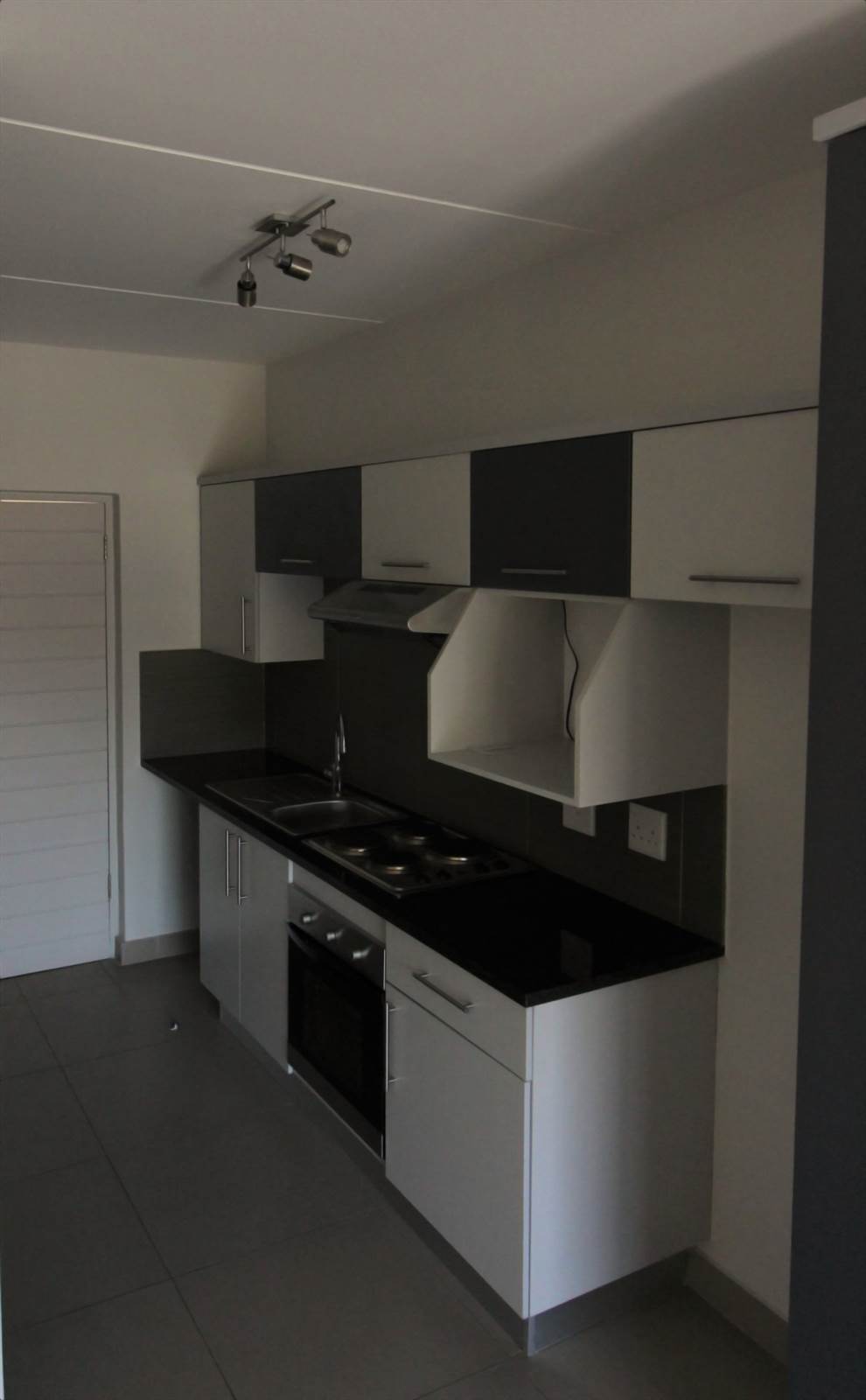 Studio Apartment in Potchefstroom Central photo number 11