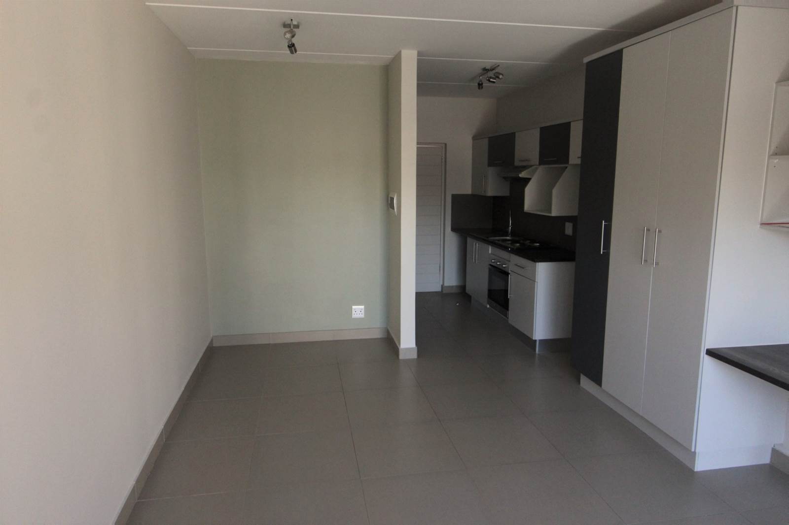 Studio Apartment in Potchefstroom Central photo number 8