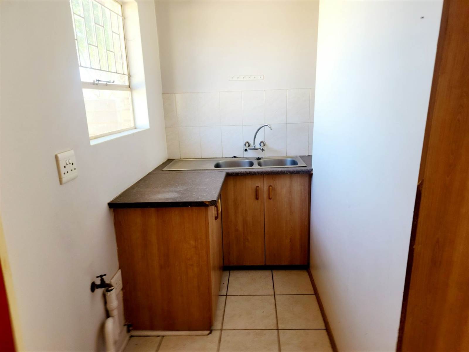 2 Bed Townhouse in Quaggafontein photo number 7
