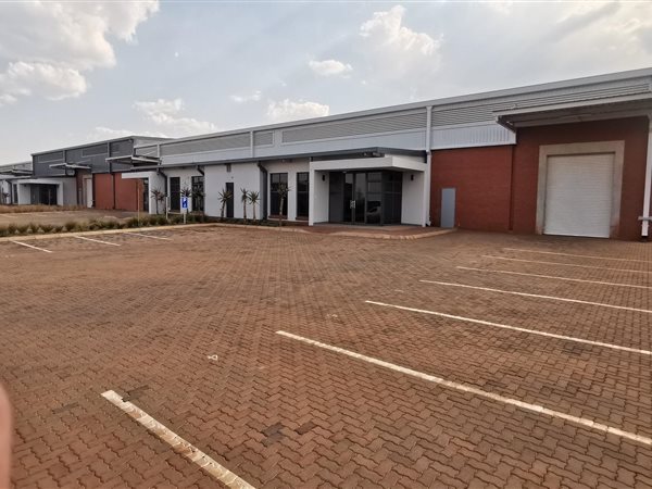 1 325  m² Industrial space