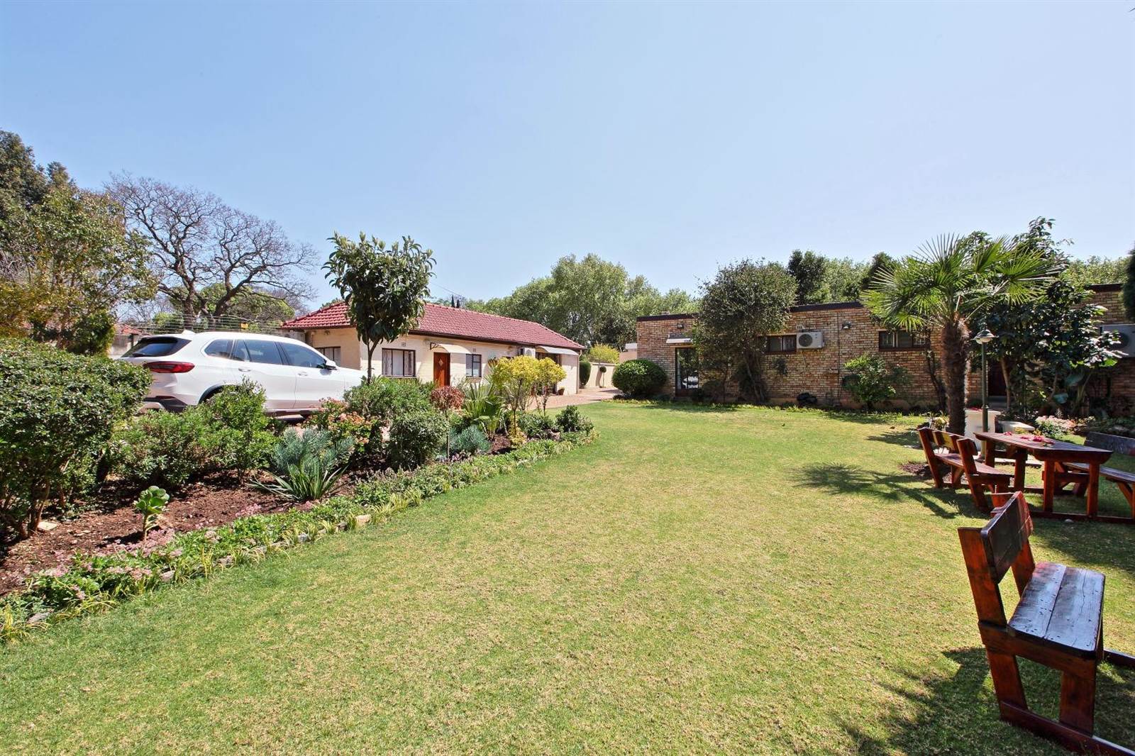 4 Bed House in Saxonwold photo number 22