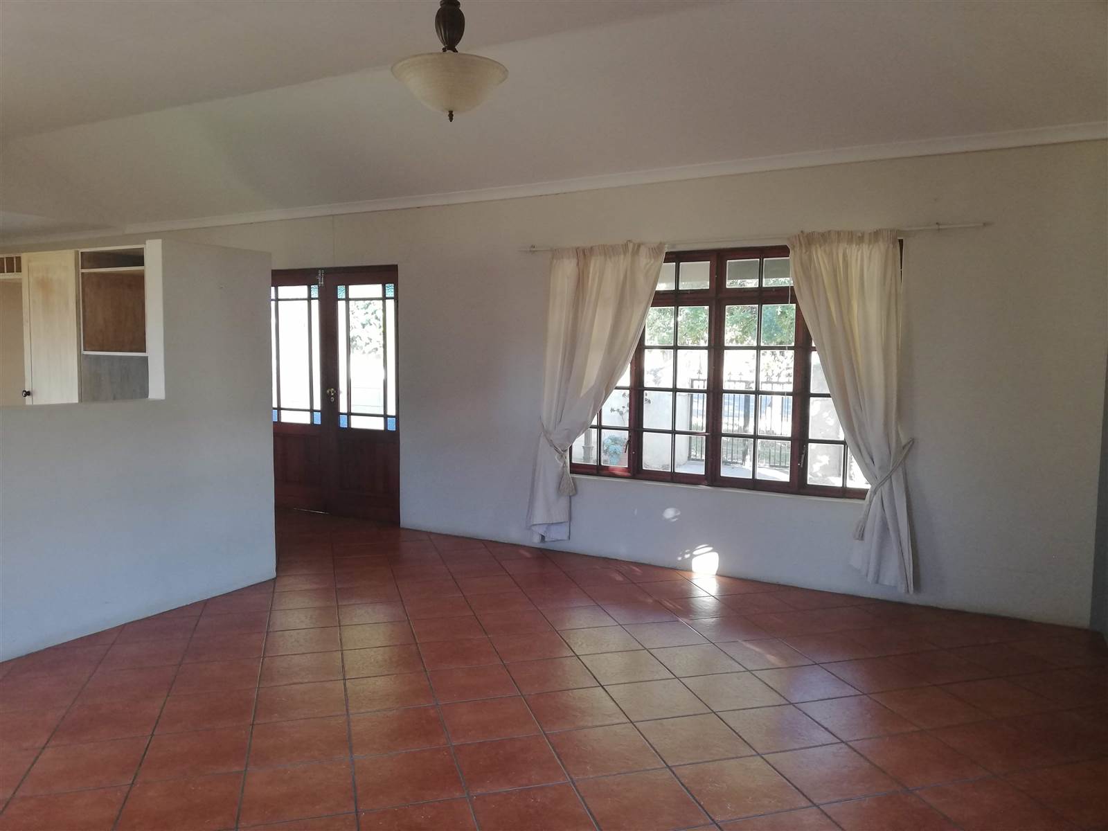 3 Bed House in Villiersdorp photo number 9