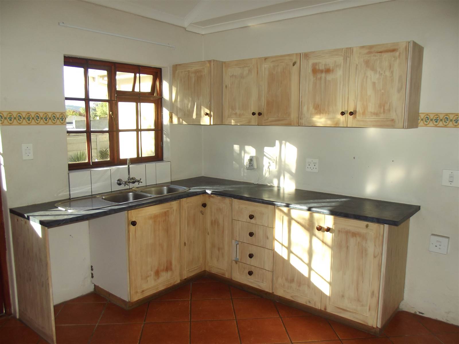 3 Bed House in Villiersdorp photo number 6