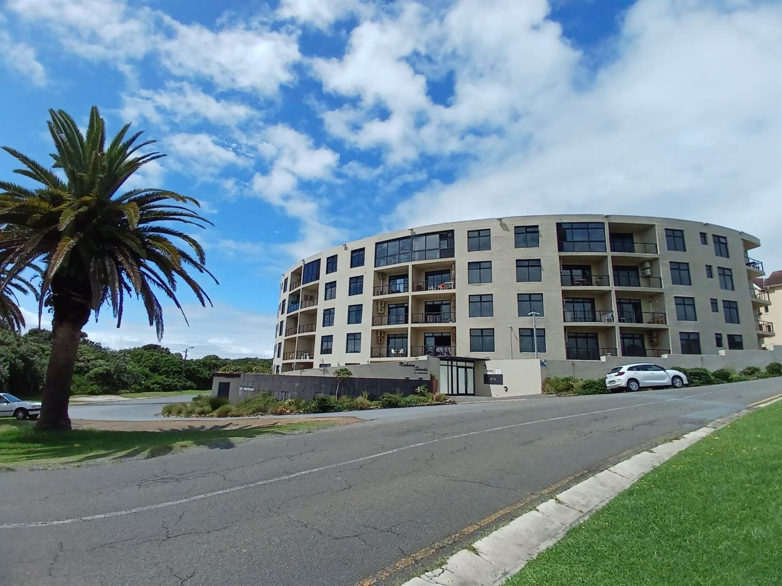 2 Bed Apartment in Nahoon Beach photo number 1