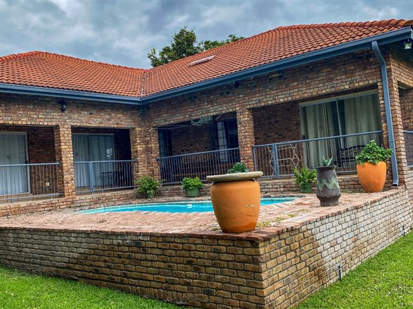 4 Bedroom House 4 Bedroom House