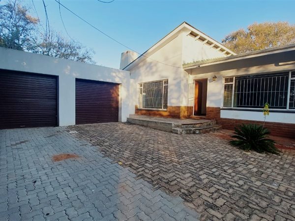 4 Bedroom House 4 Bedroom House