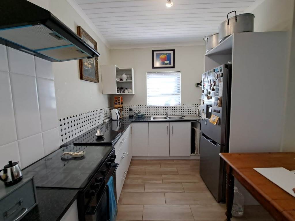 2 Bed House in Malmesbury photo number 7