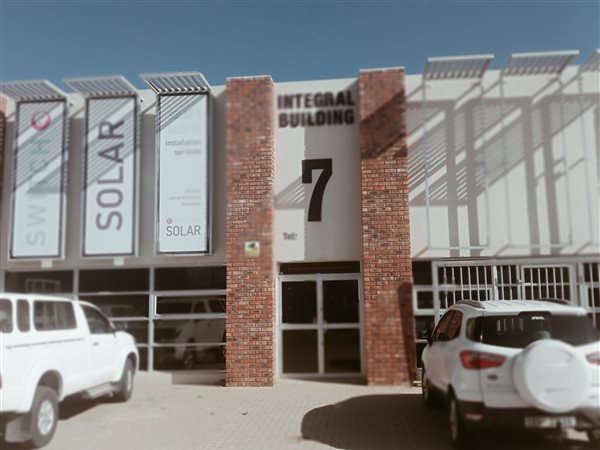 186  m² Commercial space