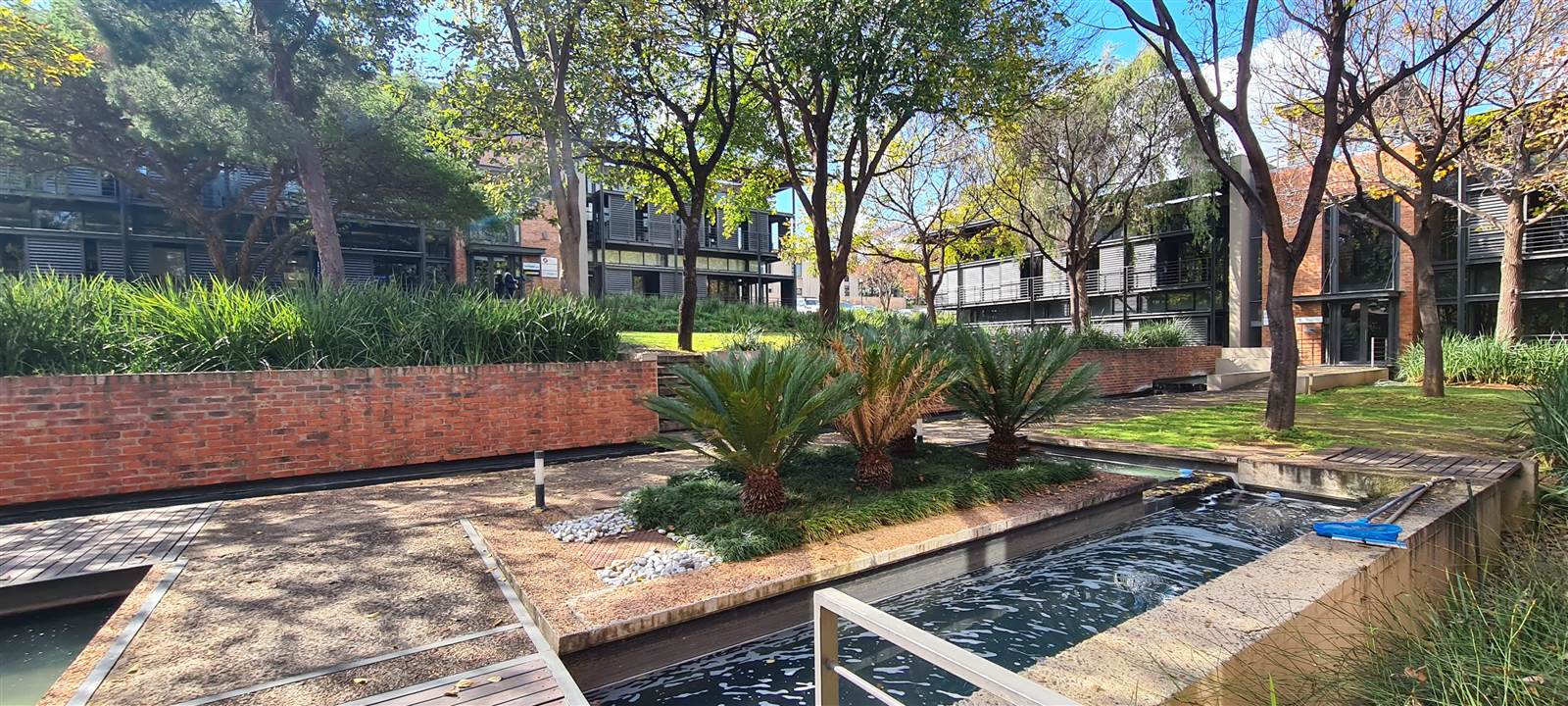 420  m² Commercial space in Bryanston photo number 1
