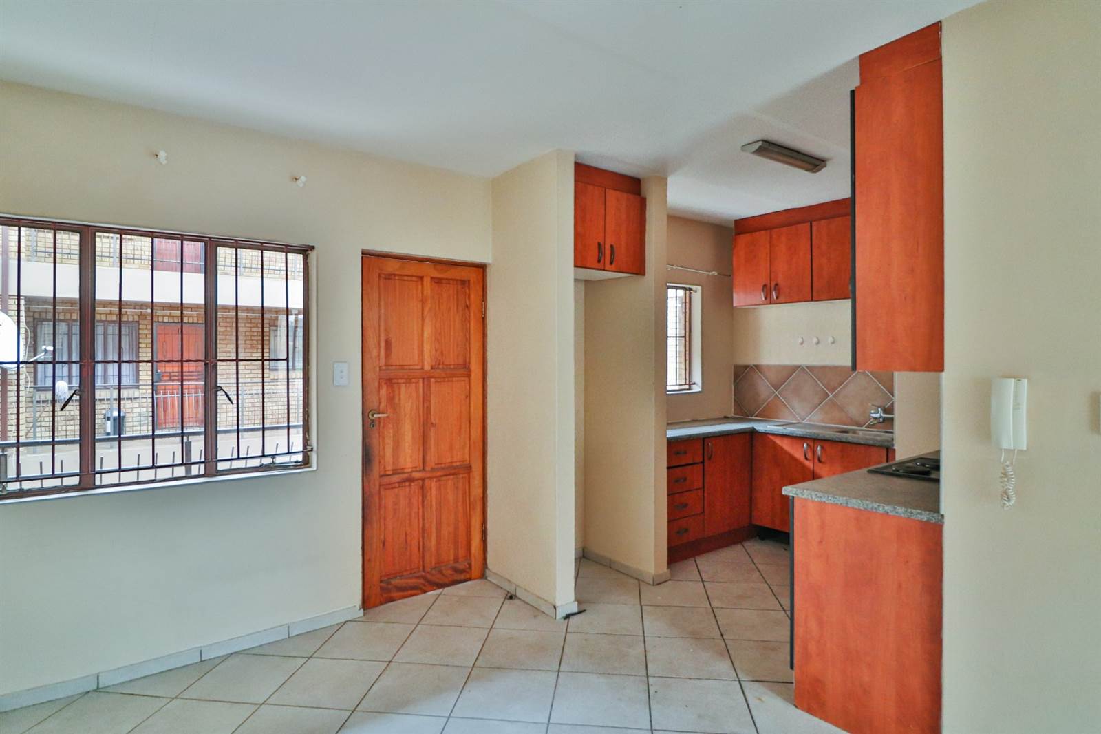 2 Bed Apartment in Randfontein Central photo number 1