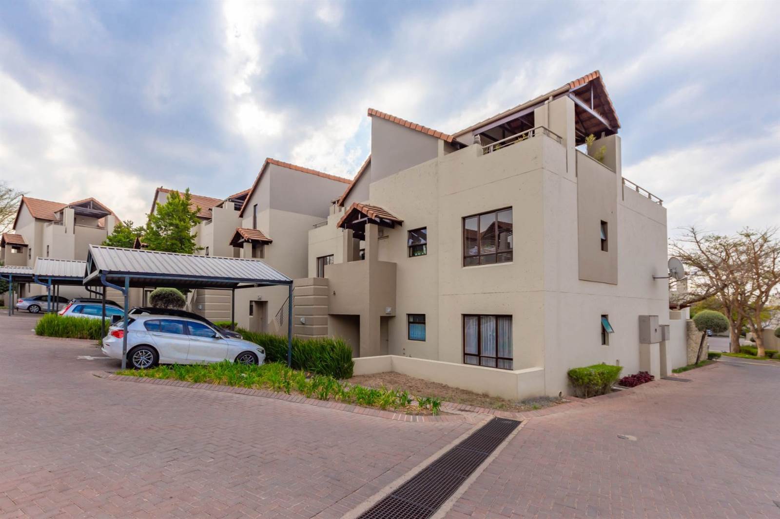 2 Bed Apartment in Witkoppen photo number 24