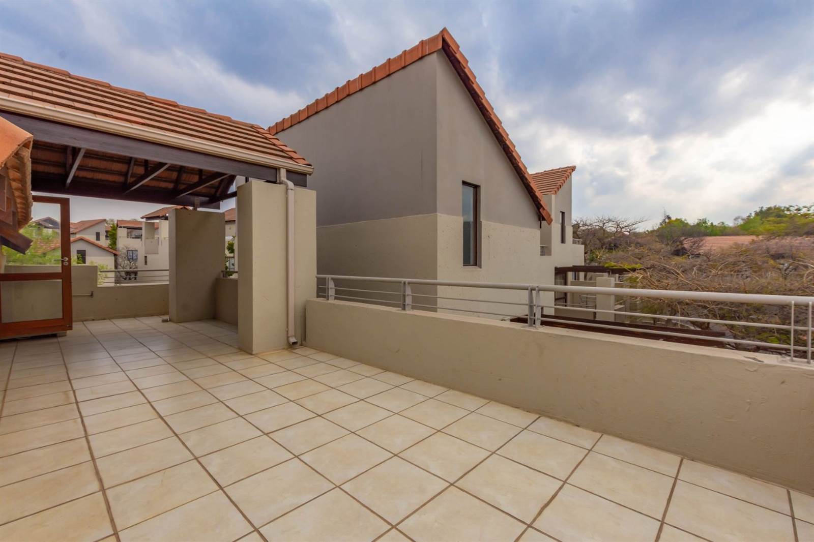 2 Bed Apartment in Witkoppen photo number 14